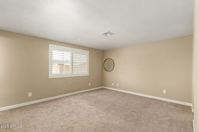Building Photo - 1512 West Mariposa Dr