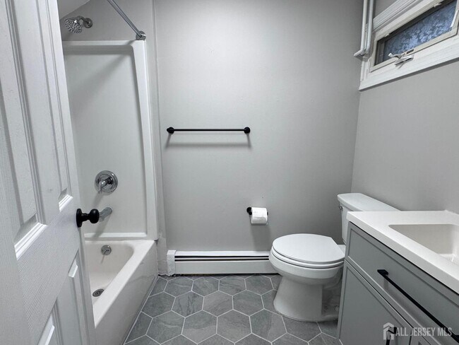 Building Photo - 6 Seaglade Cir