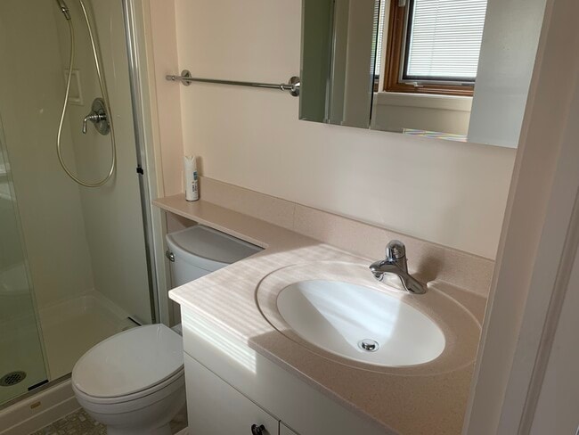 Building Photo - 7609 Hayenga Ln