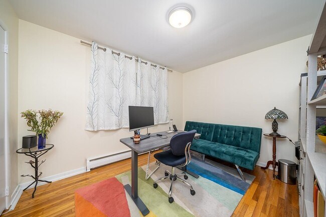 Building Photo - 121 Ogden Ave.