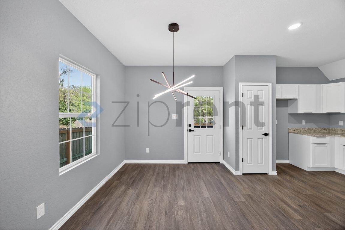 Building Photo - 113 Anderson Ave