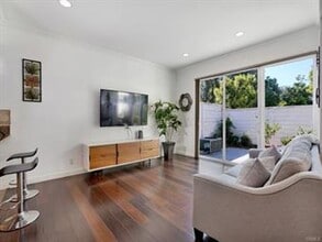 Building Photo - Beautifully Updated Model Home in the Prestigious, highly desirable Woodbridge