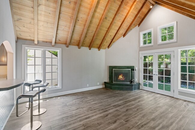 Building Photo - Contemporary Home in Desirable Community C...