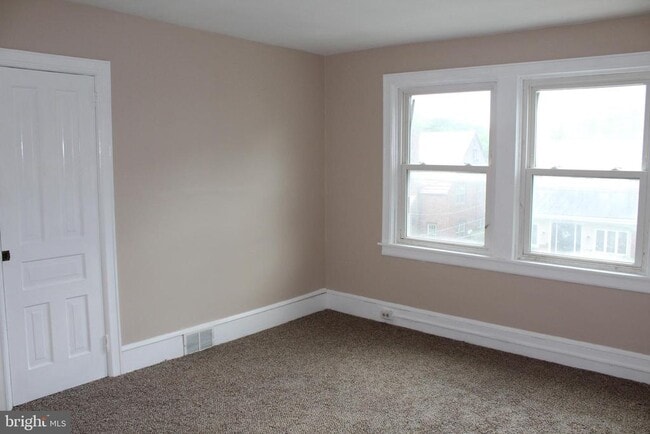 Building Photo - 23 W 2nd St