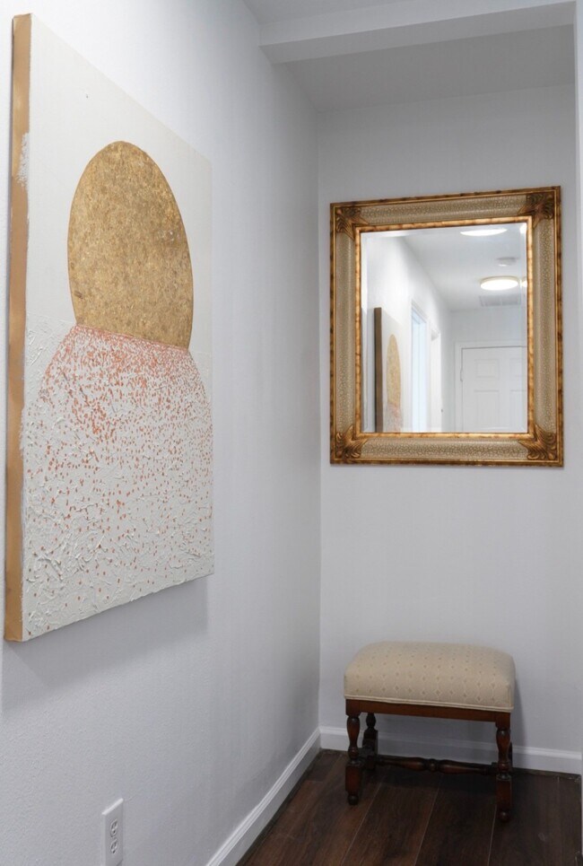 Building Photo - 1316 Tuam St