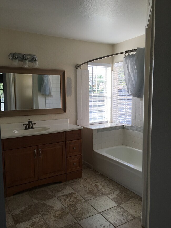 Building Photo - Coming Soon......Single Family Home! Solar Powered! Pet Friendly! Landscaper Included!