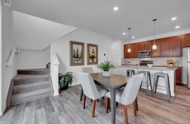 Building Photo - 1107 Anker Dr