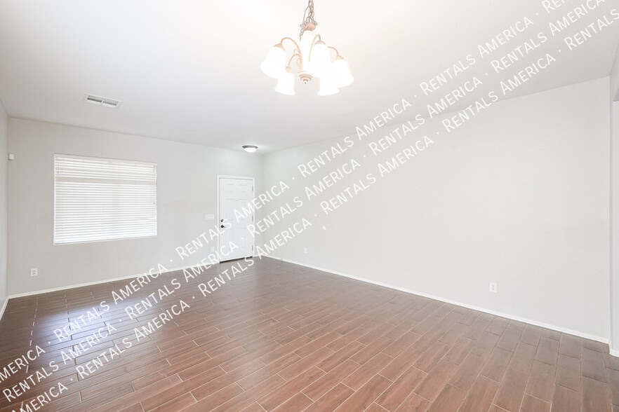 Building Photo - 4563 E Oxford Ln