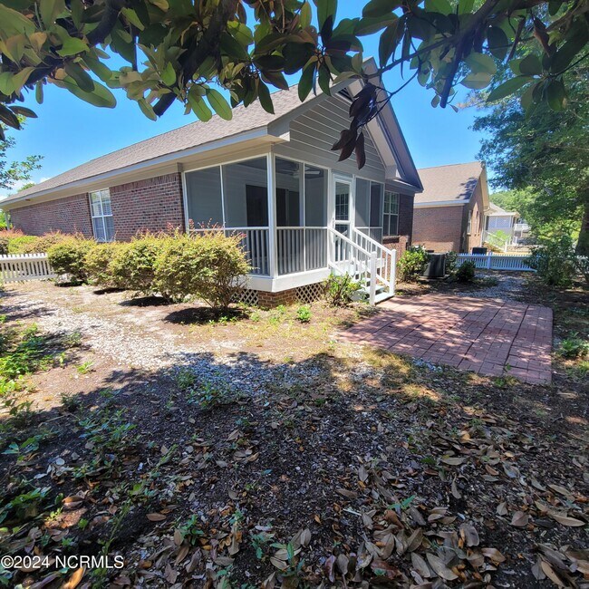 Building Photo - 7800 Cypress Island Dr