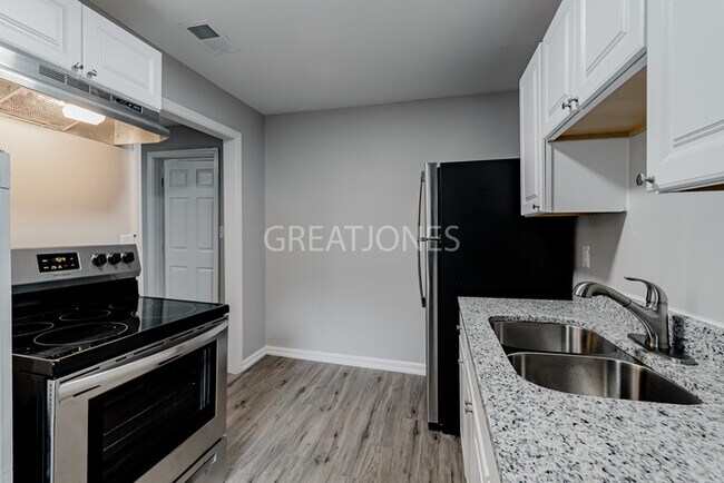 Building Photo - REDUCED! - NOW OFFERING HALF MONTH FREE OF...