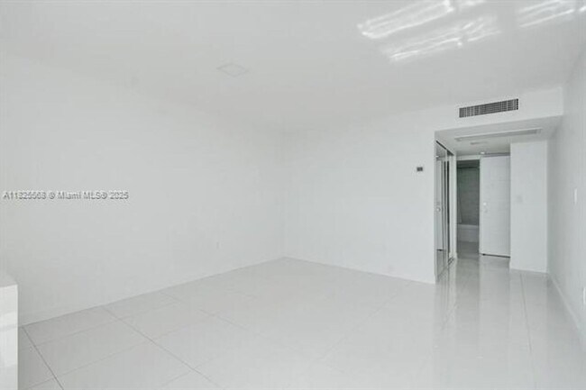 Building Photo - 6450 Collins Ave