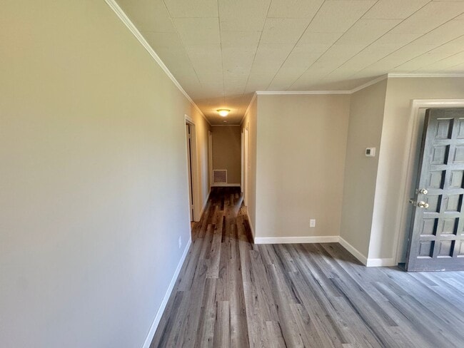 Building Photo - North Iredell - 3 Bedroom / 2 Bathroom