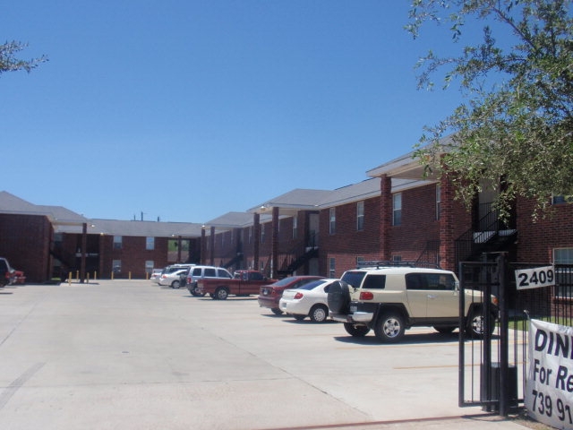 Primary Photo - Hibiscus Apartments