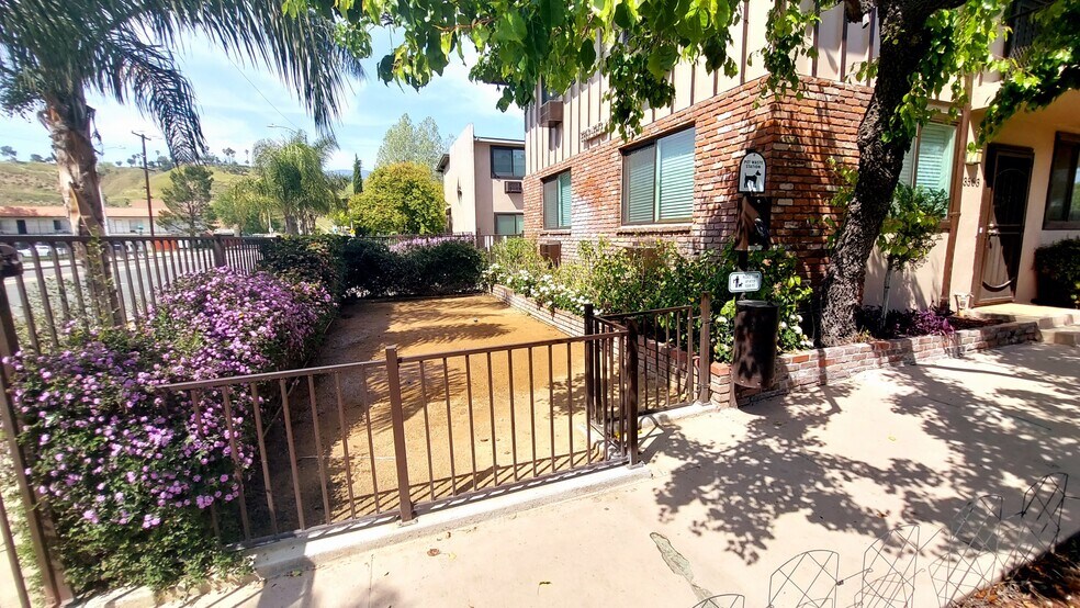 Building Photo - 3565 N E St