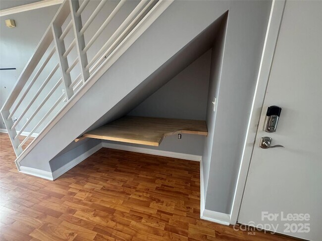 Building Photo - 559 New Bern Station Ct