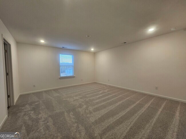 Building Photo - 285 Red Dragon Dr