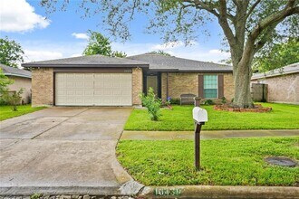 Building Photo - Beautiful Home Sugar Land Texas