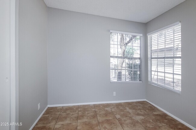 Building Photo - 6331 W Townley Ave