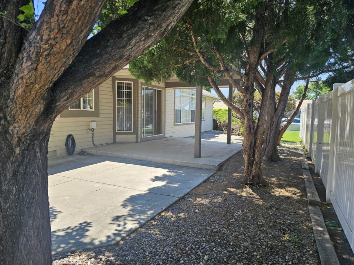 Building Photo - 2492 E Harbor Cir