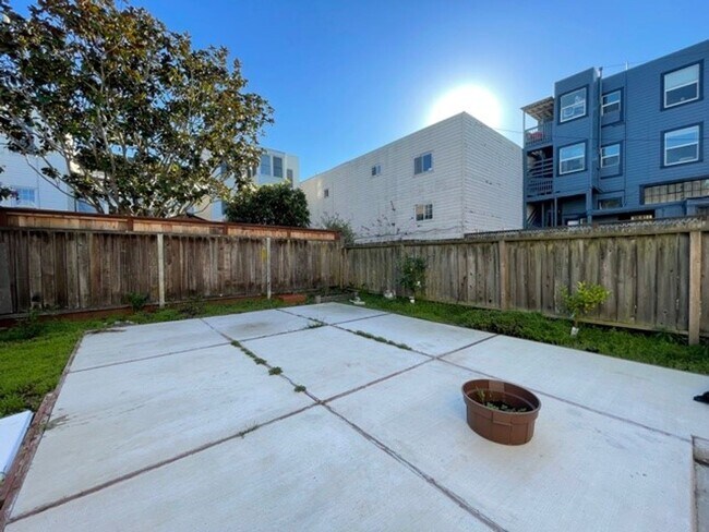 Building Photo - 278 11th Ave