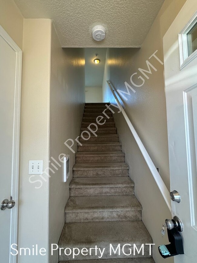 Building Photo - Condo