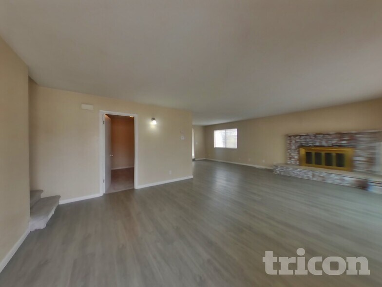 Building Photo - 1380 University Terrace