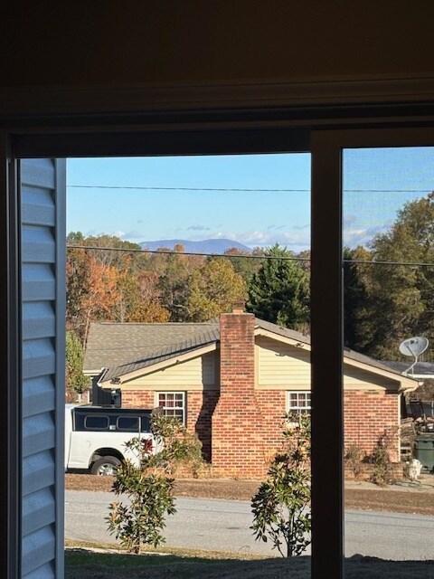 Building Photo - 304 Detroit Ln