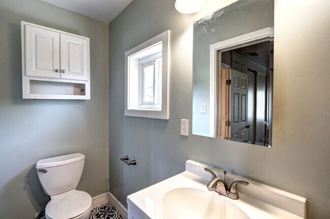 Building Photo - 5400-5402 Folsom Blvd