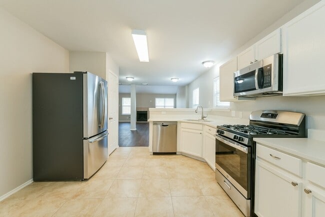 Building Photo - 6030 NW Creek Cir