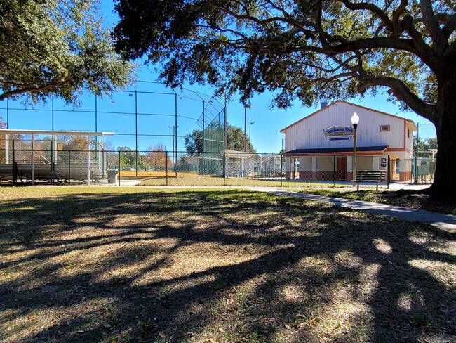 Building Photo - Updated 3 Bedroom 2 Bath in Central Gulfport
