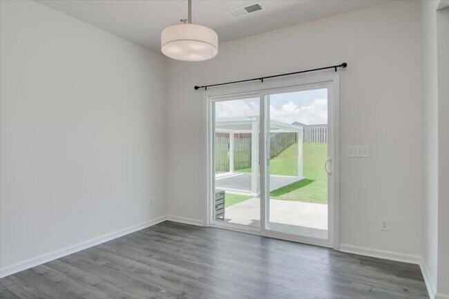 Building Photo - 6133 Whirlaway Rd