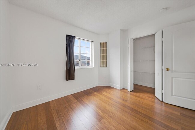 Building Photo - 14260 SW 121st Pl