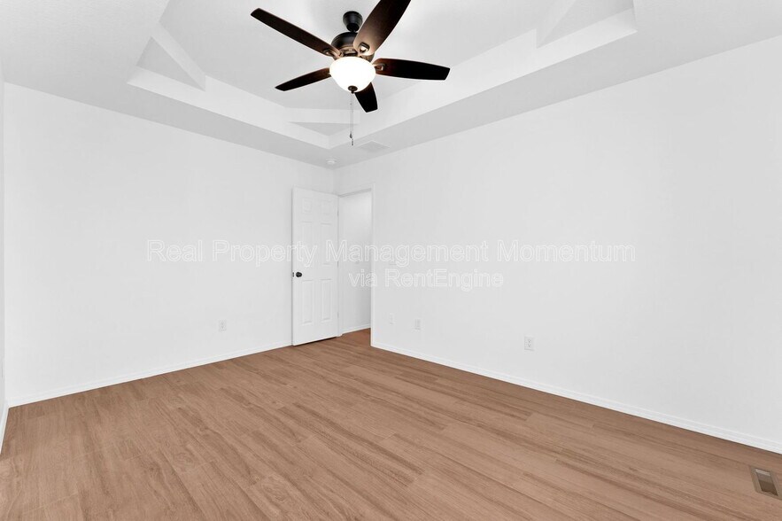 Building Photo - 882 S Hickory Ln