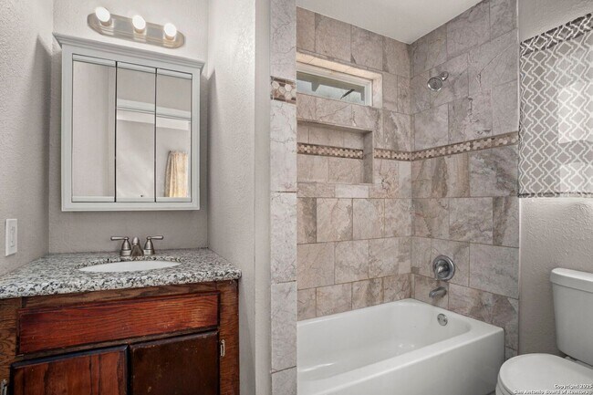 Building Photo - Well-Maintained 3-Bedroom Home – Ideal for Students & Professionals!