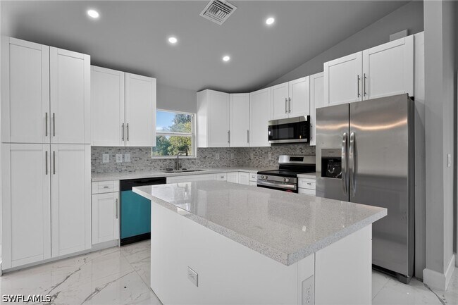 Building Photo - 3211 43rd St SW