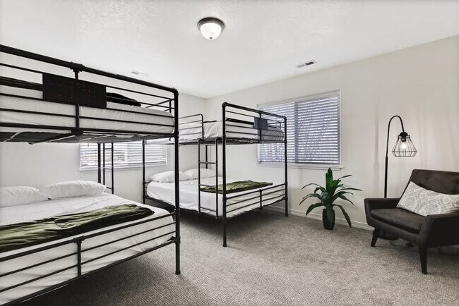 Building Photo - 4611 S Merrivale Pl