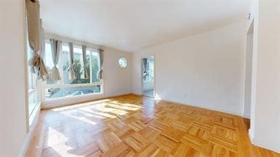 Building Photo - Beautiful 2 Bedroom 1.5 Bathroom with a Ga...