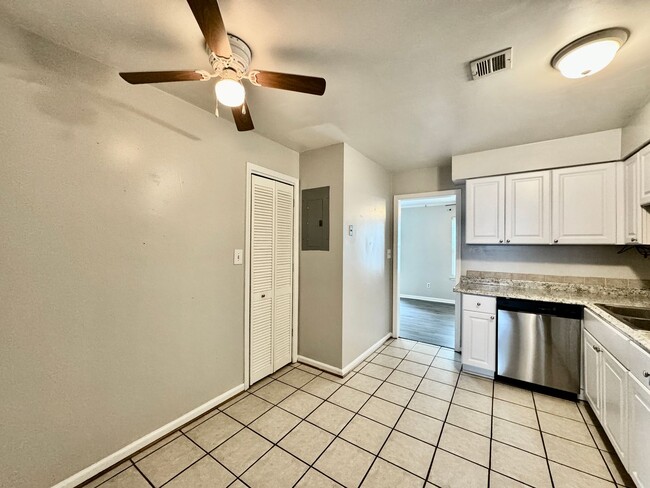 Building Photo - UPDATED & READY NOW!! Condo at the Beach -...