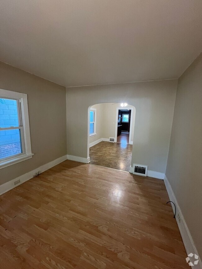 Building Photo - 3 BR 1 BA Single-Family Home Monroe MI, Av...