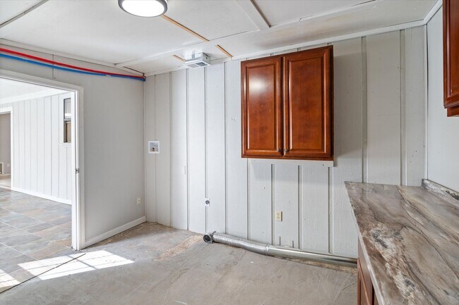 Building Photo - 6 Morgan Cir