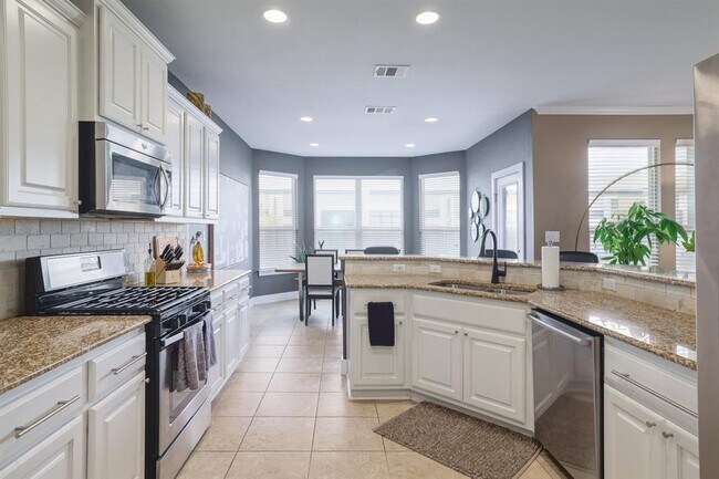 Building Photo - 5317 Gooding Dr