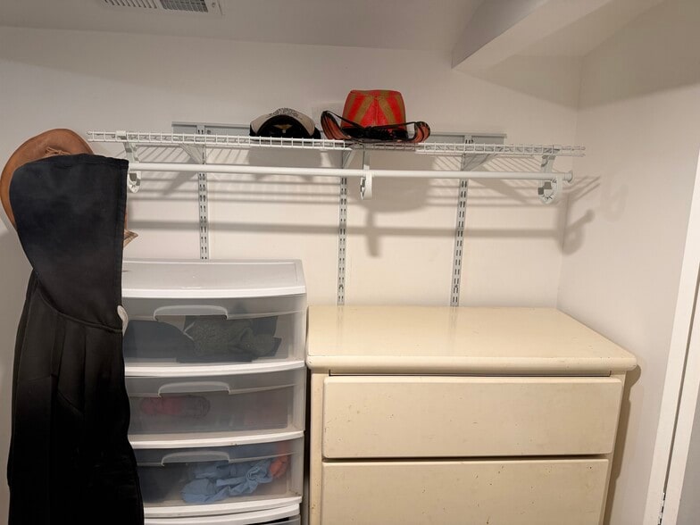 Building Photo - 263 S Haviland Ave