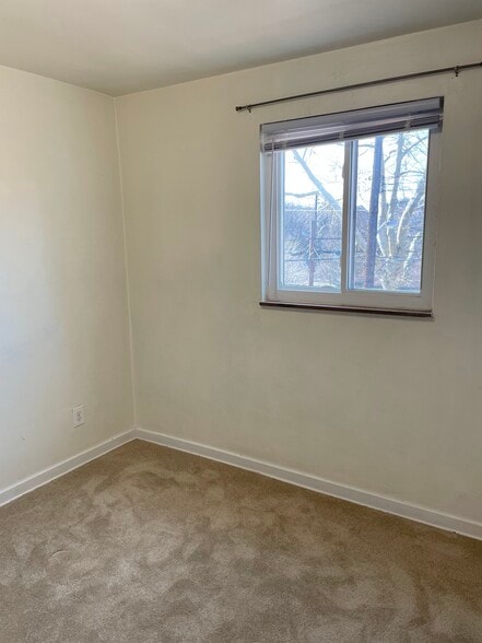 Building Photo - 206 Whipple St