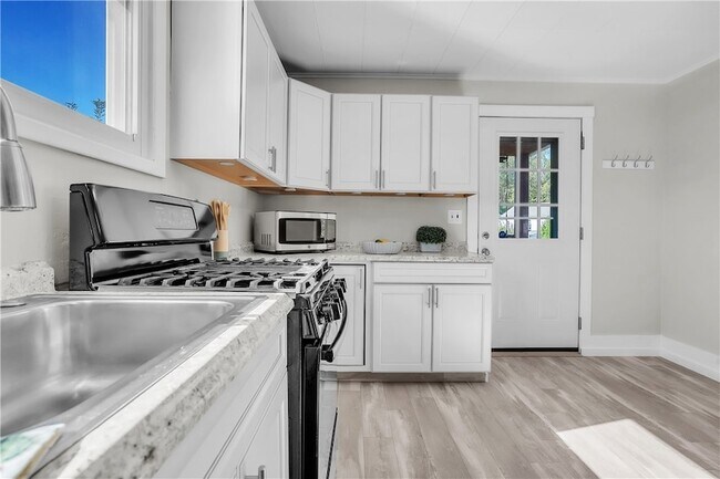 Building Photo - 1229 McKee Rd