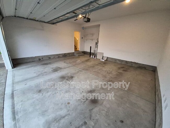 Building Photo - 7278 SE Ronelle Ct