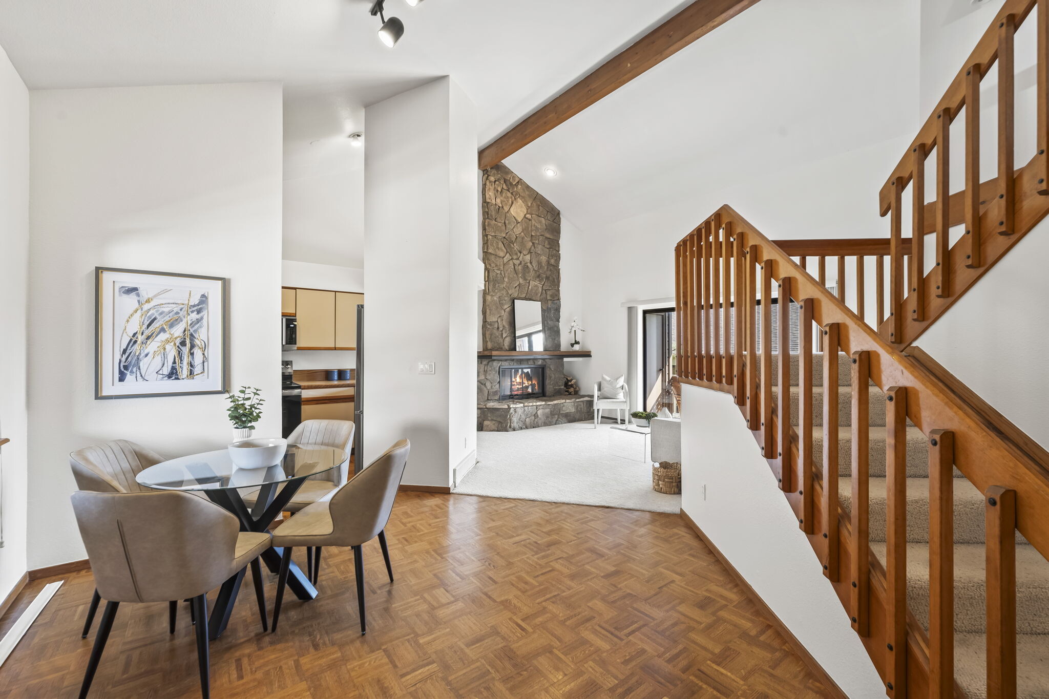 Dining Room and Entryway - 501 Manhattan Dr