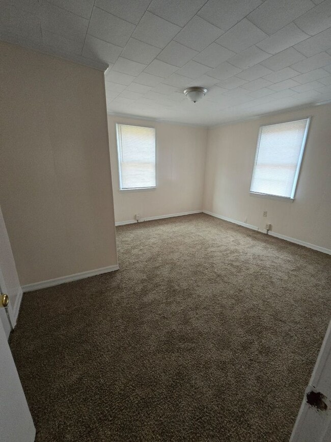 Building Photo - 1401 Old Norlina Rd