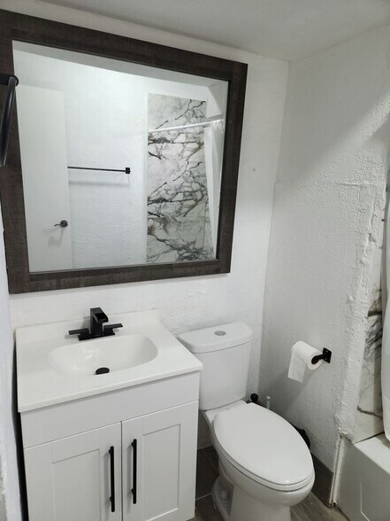 Building Photo - 219 S Alabama Ave