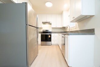 Building Photo - Newly Renovated Spacious 2 Bedroom in Irvington!