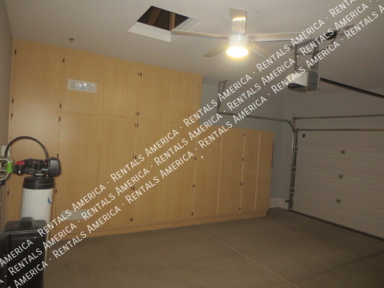 Building Photo - 3636 E Lodgepole Dr